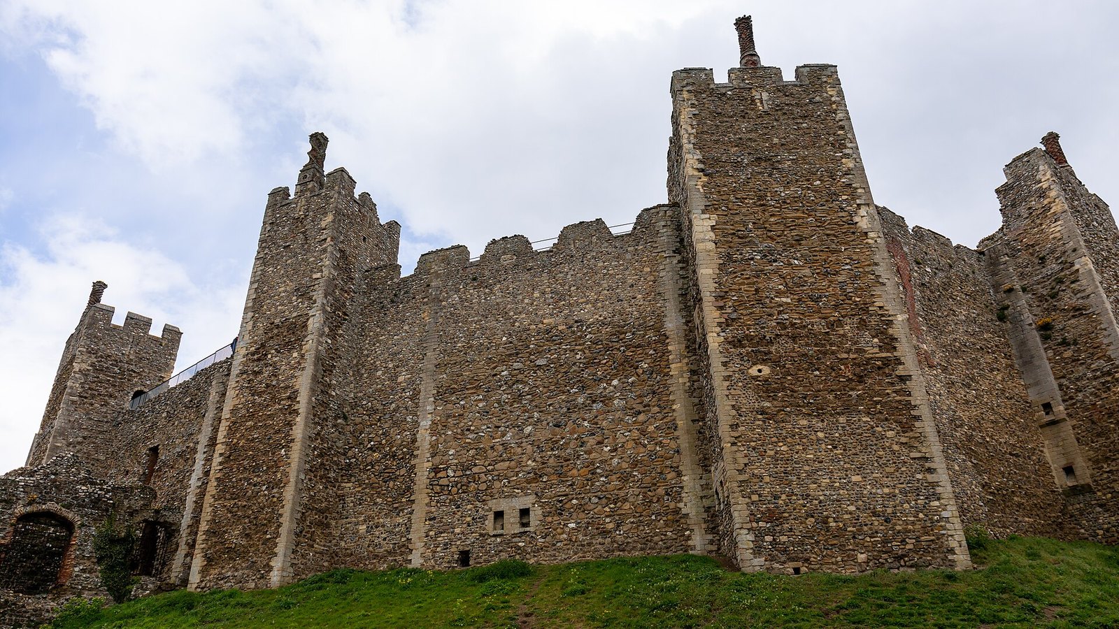 A Guide to Framlingham: Castle, Market Town Charm and Suffolk Stays